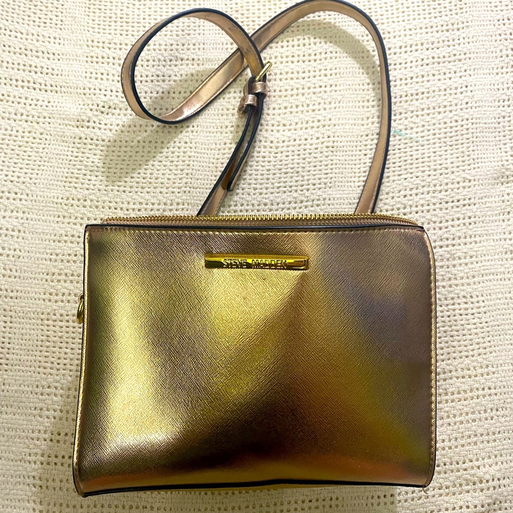 Steve Madden-Metallic Rose Gold Crossbody
Bag-Medium Size Purse-9x7